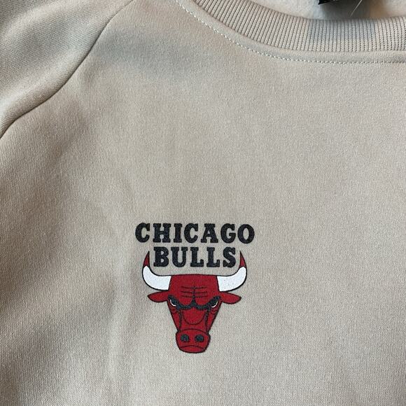 Men's Champion NBA Chicago Bulls Critical Sweatshirt Size XL Sand Zip Pocket NWT - Picture 3 of 10